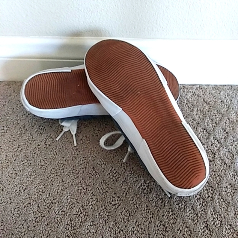 Liz Claiborne Denim Sneakers - Picture 5 of 8